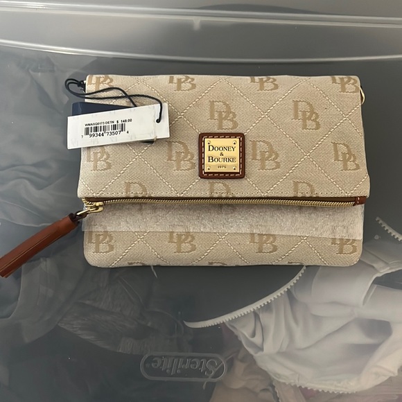 Dooney & Bourke Handbags - Dooney&Bourke Foldover Cross Body Bag w/strap